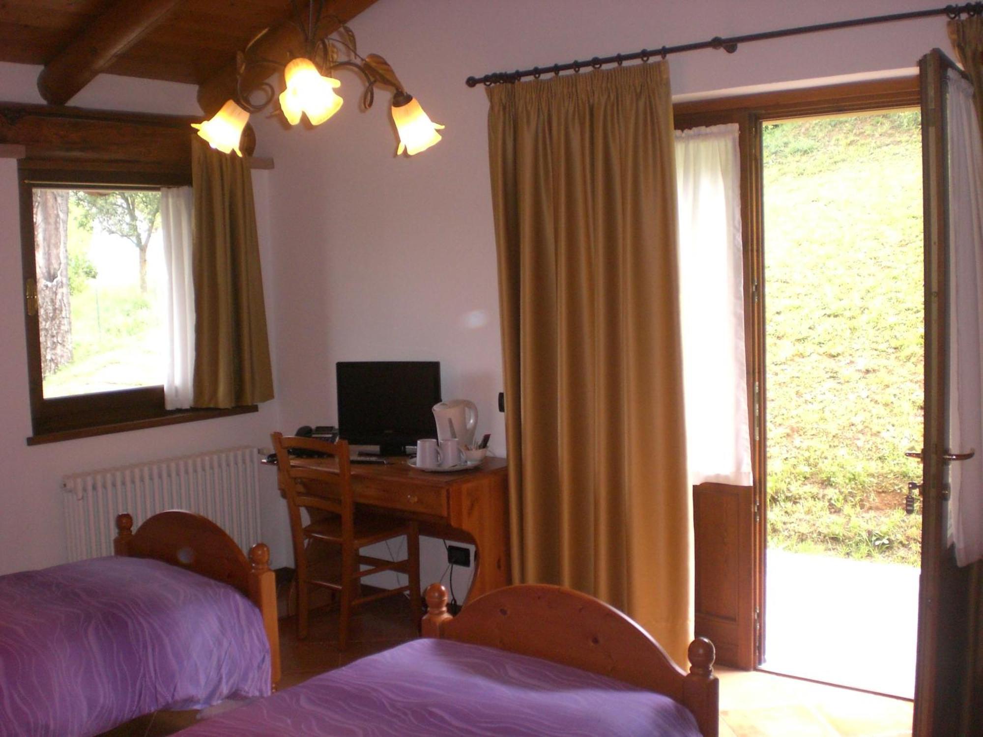 Bed And Breakfast Montino Cene Buitenkant foto