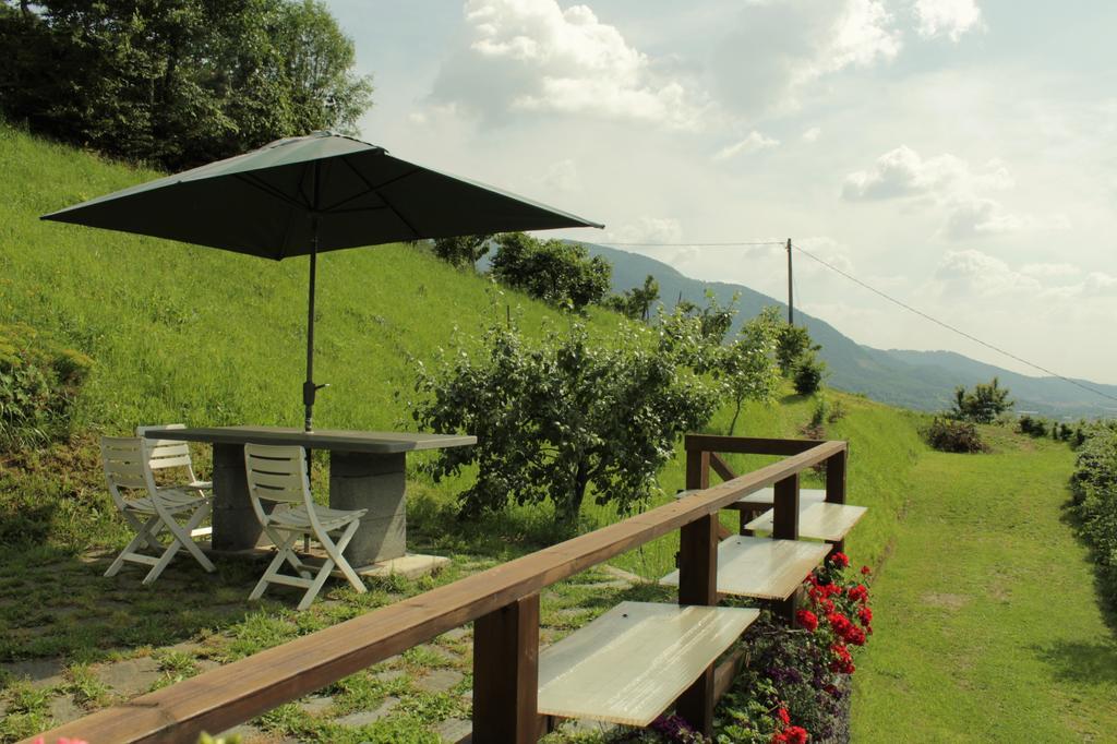 Bed And Breakfast Montino Cene Buitenkant foto